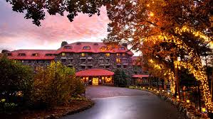 Picture of the Omni Grove Park Inn in Asheville, NC taken from the front courtyard